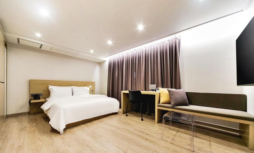 Centro Hotel Chilgok Exterior photo