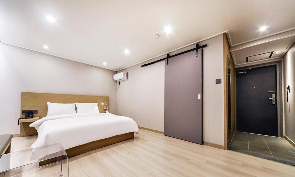 Centro Hotel Chilgok Exterior photo